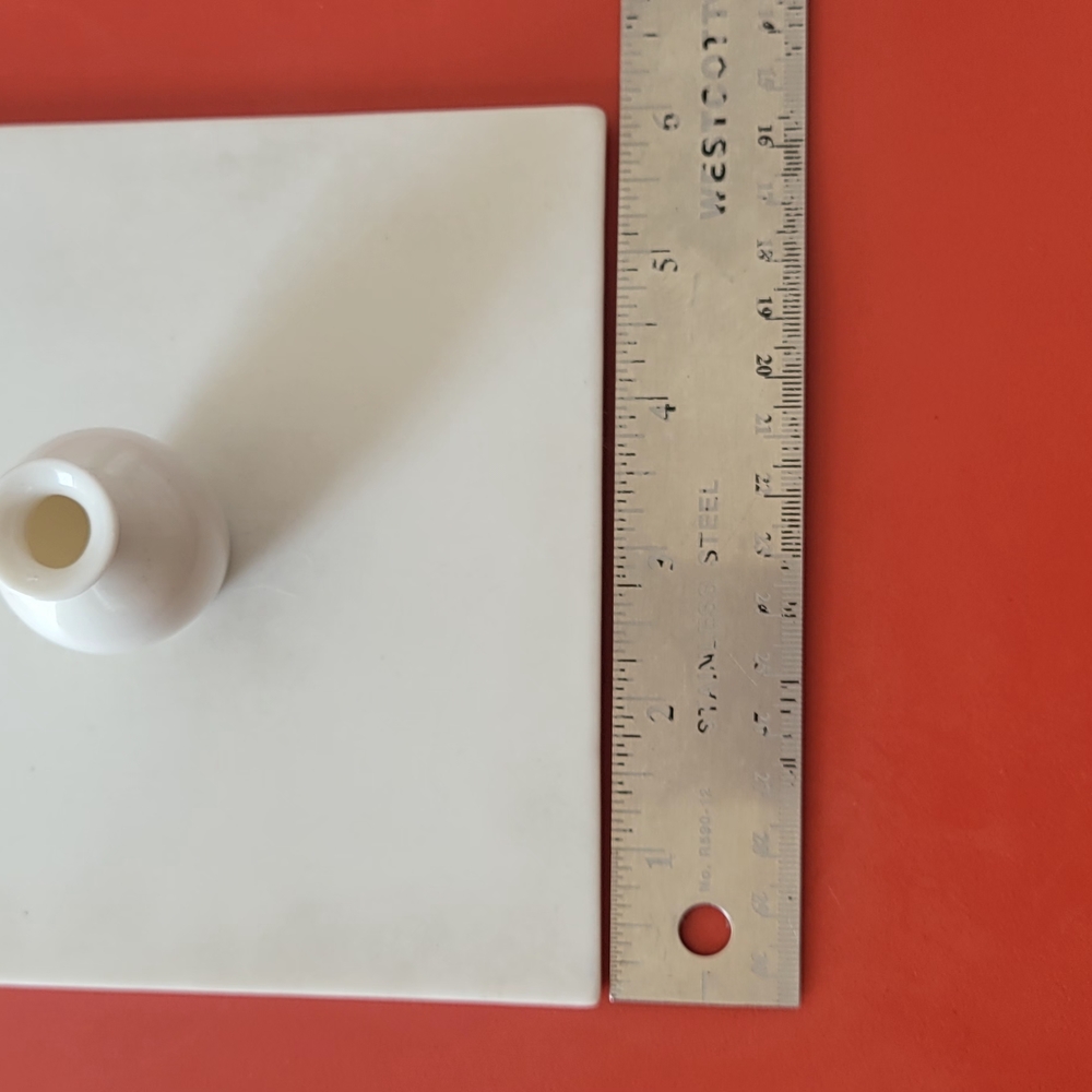 VaseMaker Elegant White Vase